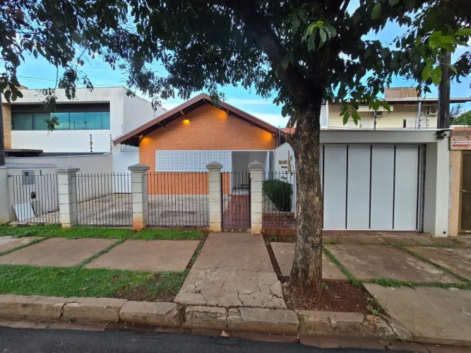 CASA QUEBEC- R$ 1.200.000 - Casa à venda, 3 Quartos ( 1 Suíte), 240m², 3 Vagas, ZC2, Jardi