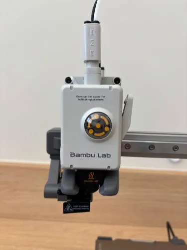 Bambu Lab A1 Mini com apenas 98h de uso