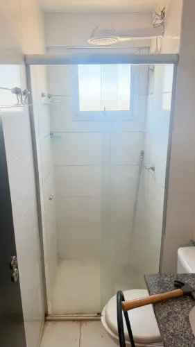 Box de banheiro de vidro usado