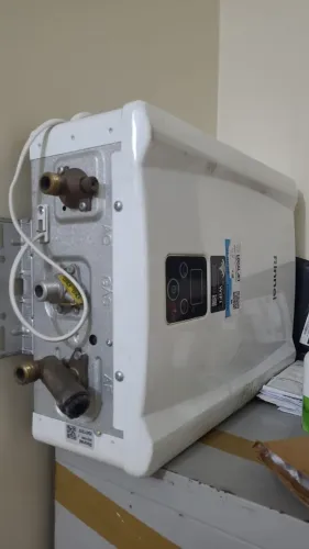 USADO Aquecedor a gás para chuveiro em ótimo estado