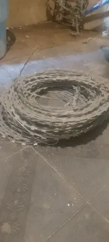 Arame farpado cerpentina 