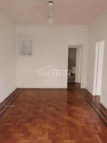 Apartamento : / Residencial / Catete