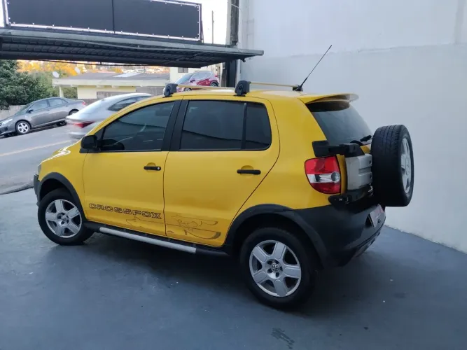 Volkswagen Crossfox 1.6 MI Total Flex 8V 5P 2009
