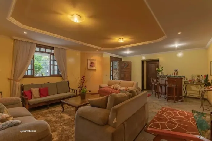 Casa com 05 quartos à venda, 502m²