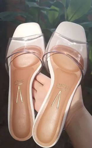 Tamanco Vizzano Branco com Tira Acrílica Transparente 