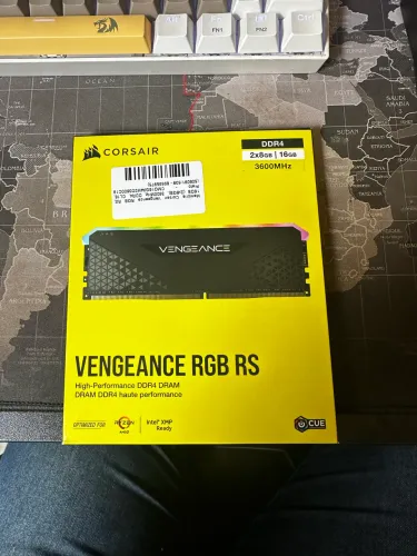 Memória vengeance RGB 16GB(2x8) DDr4 