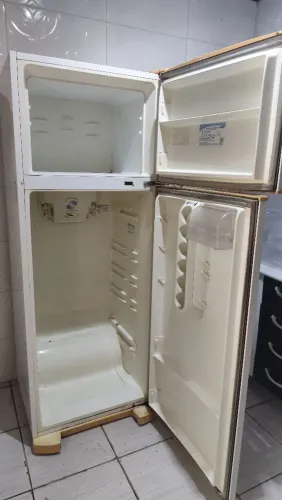 Geladeira Eletrolux Grande Sem Gás 
