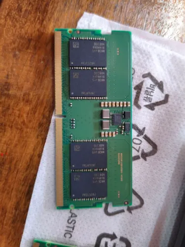 memória RAM SO-DIMM DDR5 de 8 GB