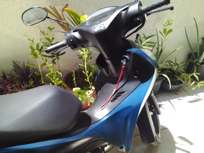 Biz 2025...835 km.....iqual a 0km na loja...a+ completa....33 9 *......