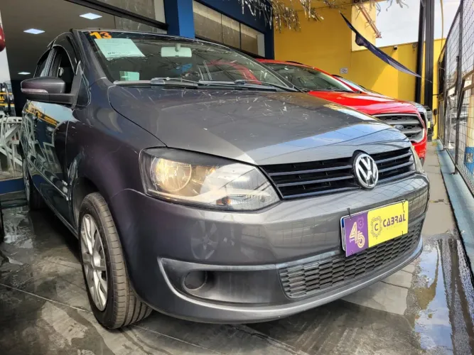 Volkswagen Fox 1.0 MI Total Flex 8V 5P 2013