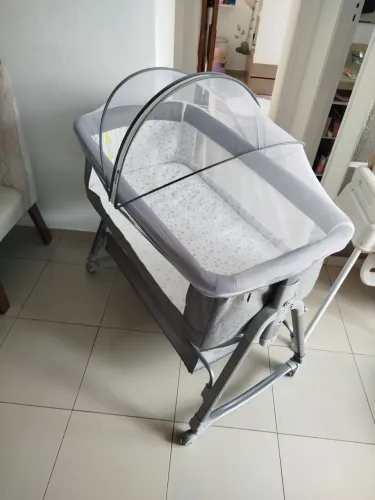 Berço portátil Moisés co-bed balance com mosqueteiro e cesto cinza