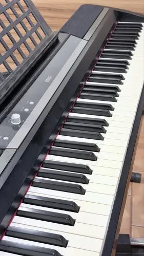 Piano Digital Korg SP-170S - 88 teclas