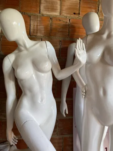 Maniquim de fibra