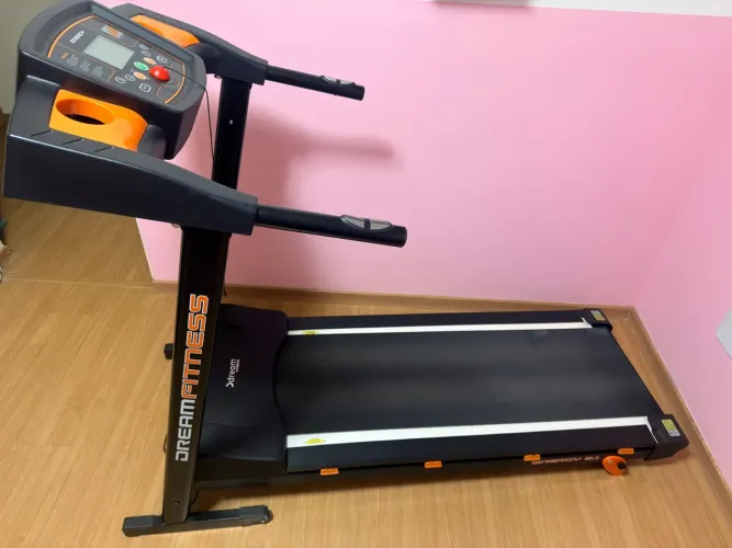 Vendo esteira eletrônica Dream Fitness Energy 2.1, modelo 5208, na cor preta
