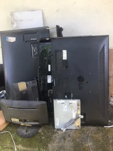 tv led lote 3 p/ peças sem funcionamento ate 9/9