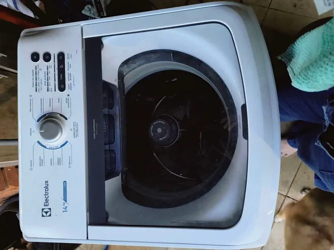 Máquina de lavar Eletrolux 14kg