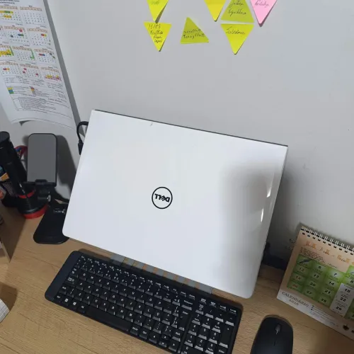 Notebook Dell Inspiron 1Tb de disco rígido, 8 GB de memória. 2 GB de placa de vídeo.