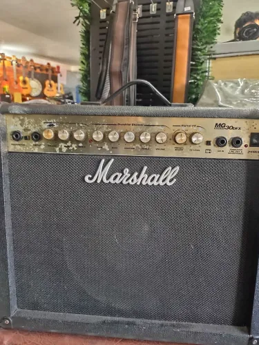 Marshall  MG30 DFX combo ACEITO TROCAS 
