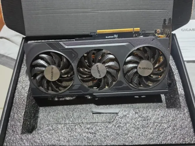 RTX 4070 Gigabyte Windforce OC 12gb
