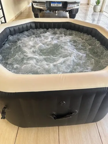 Spa Inflável Deluxe Greystone - 1.098 litros - 220v - 6 pessoas