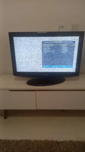 TV LCD 32 POLEGADAS HD SAMSUNG (não é SmarTv)