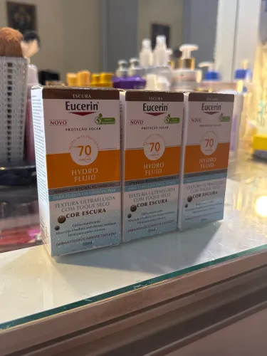Protetor solar Eucerin - cor escura