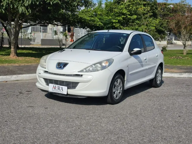 Peugeot 207 XR 1.4 Flex 8V 5P 2013