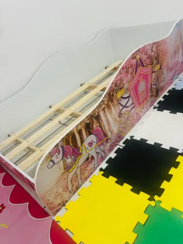 Cama infantil acompanha colchão 