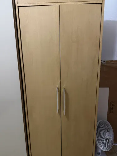 Guarda roupa pequeno