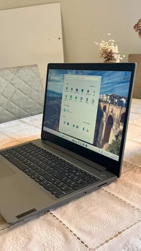 Notebook Lenovo IdeaPad 3 Intel Core i3 4GB RAM SSD 256GB