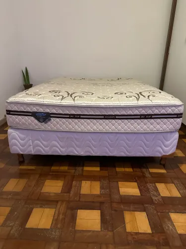 Cama com box casal 