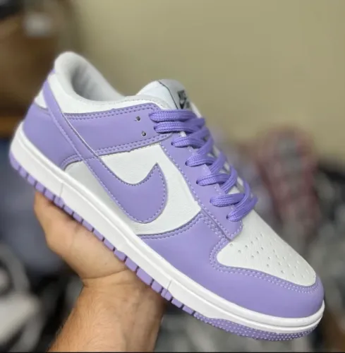 Tênis dunk Nike disponível