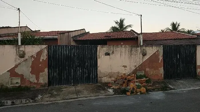 Casa no PARQUE SANTO ANTONIO em Itaitinga/CE - Caixa *1393