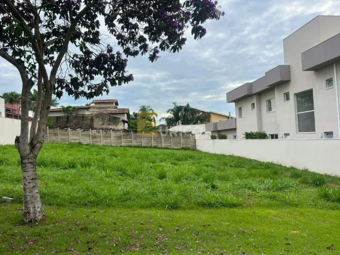 Terreno em Condomínio à venda no Condomínio Canto Del Bosco em Valinhos/SP