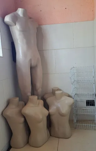 VENDO MANEQUINS DE LOJA USADOS
