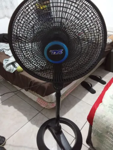 Ventilador de 40 cm com pedestal semi novo 110wts