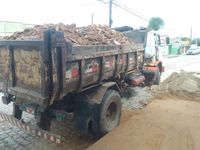 Venda de areia para construção, britas, retirada de entulho e metralhas