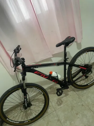Bike aro 29 freio hidráulicos amortecedor com trava bike muito boa