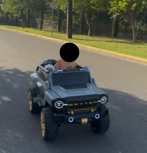 Carrinho Jipe Elétrico Infantil 4x4 2 Lugares 24v c/ roda emborrachada - em 18x sem juros