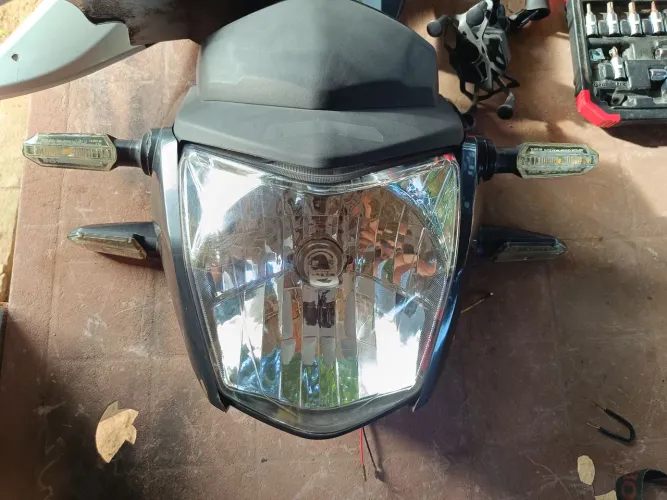 Farol completo da titan 2014 em diante, compatível com vários modelos.
