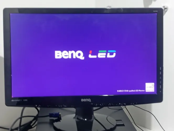 Monitor 22 Polegadas Benq, Tela Led WideScreen, entradas VGA-HDMI c/ Adaptador, Imgem Perf