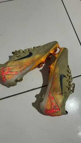 Chuteira Nike mercurial mbappe original
