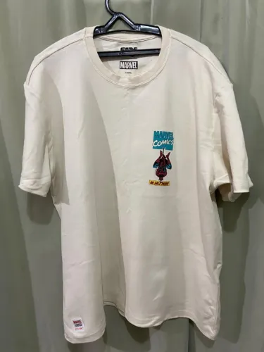 Camiseta off-white The Amazing Spider-Man da Marvel Tam'XL