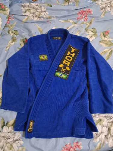 Kimono trançado A2 seminovo