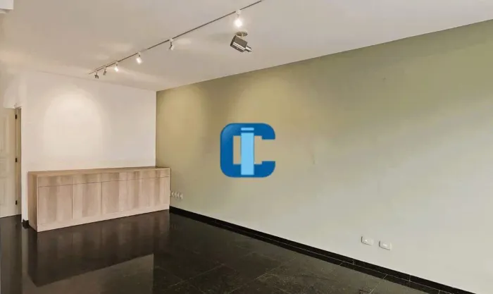 Casa Térrea para Locação na Vila Romana | 297 m² Construídos | 432 m² de Terreno | 4 Vagas