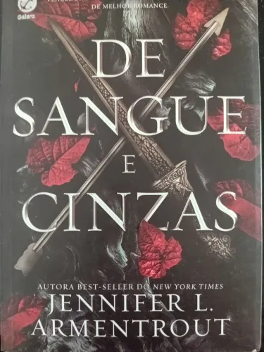 De Sangue e Cinzas (três primeiros volumes)