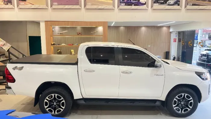 Toyota Hilux CD SRV 4X4 2.8 TDI Diesel Aut. 2023