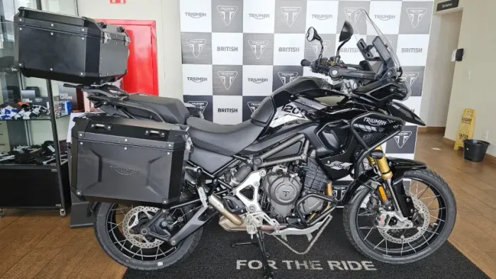 Tiger 1200 Rally Pro 2024 - PRONTA PRA VIAGEM - Baús Triumph Originais + Givi