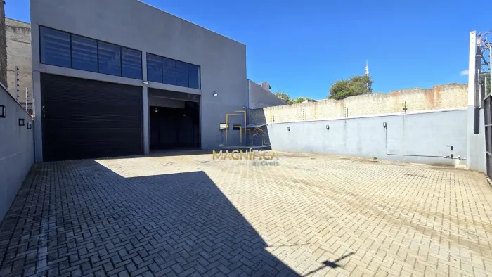 DOIS BARRAÇÕES cada um por R$ 1.280.000