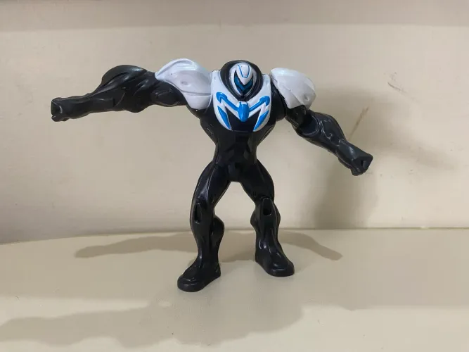 boneco max steel mcdonalds 2013